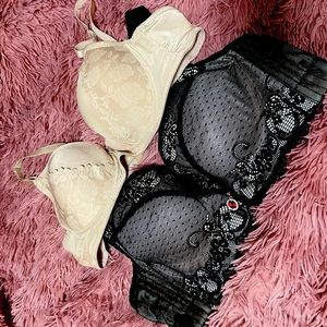 Pair of 36 C Bras 👙